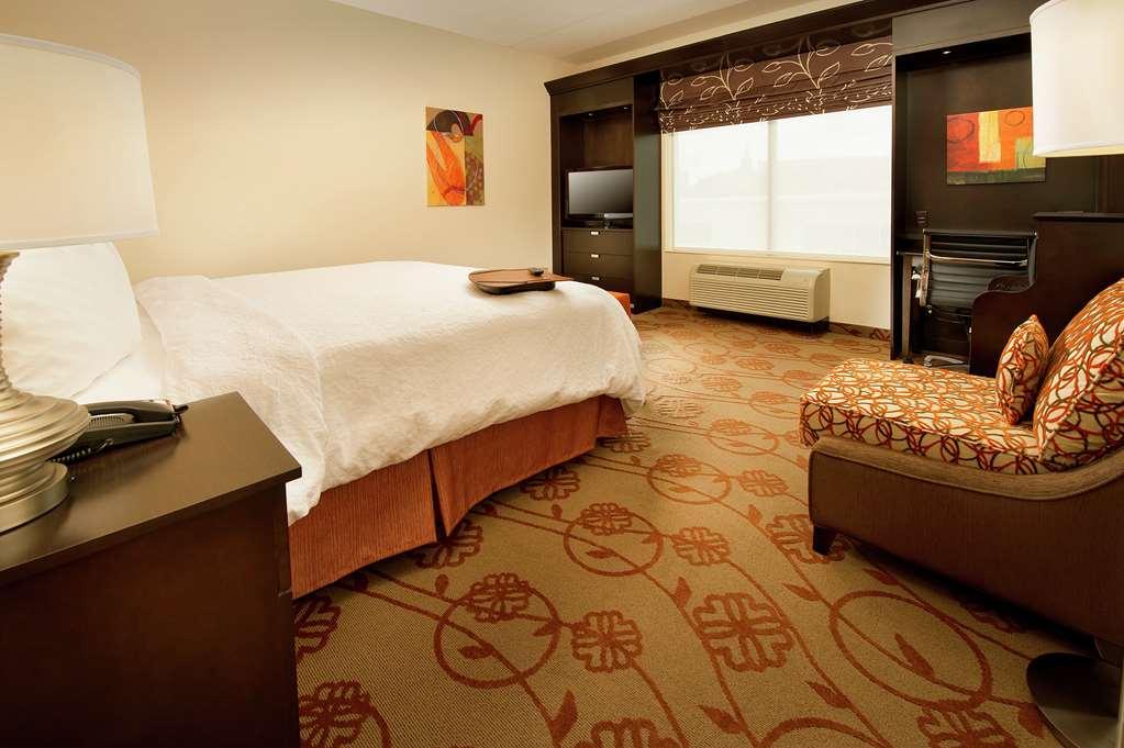 Hampton Inn & Suites Chattanooga Downtown Room photo