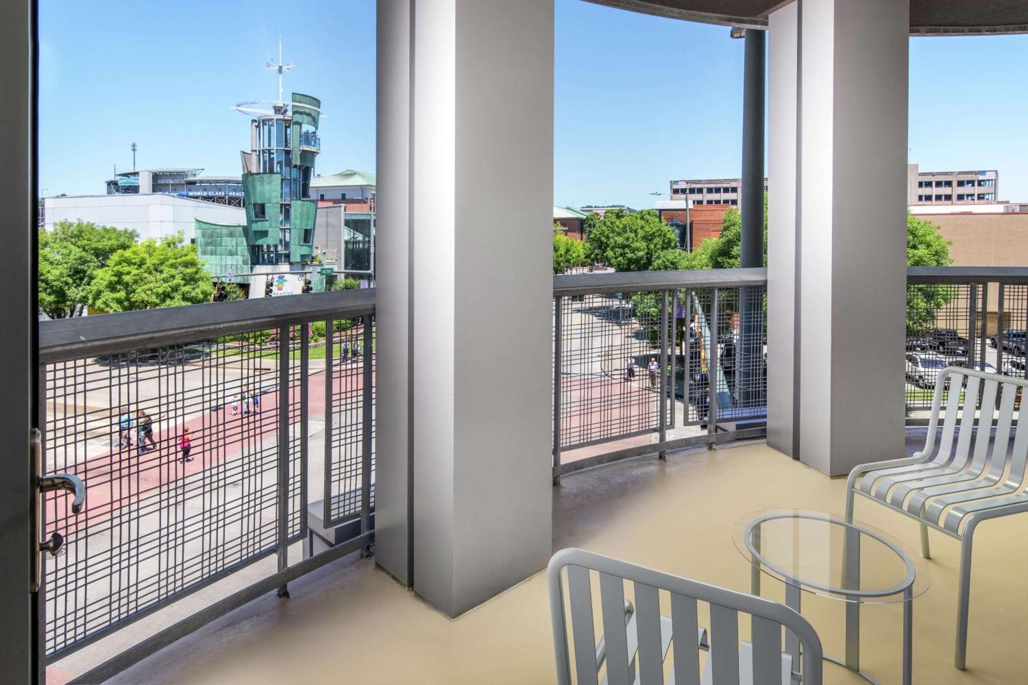 Hampton Inn & Suites Chattanooga Downtown Exterior photo