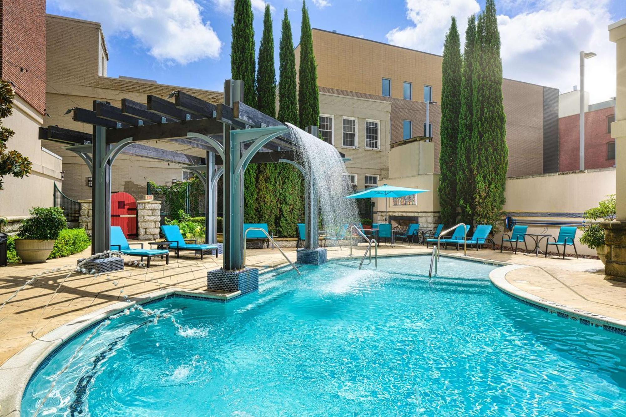 Hampton Inn & Suites Chattanooga Downtown Exterior photo