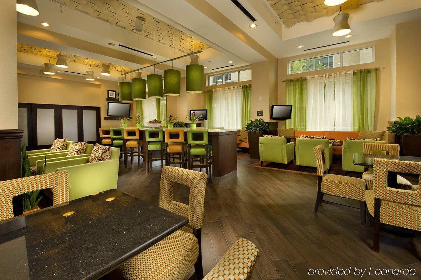 Hampton Inn & Suites Chattanooga Downtown Restaurant photo