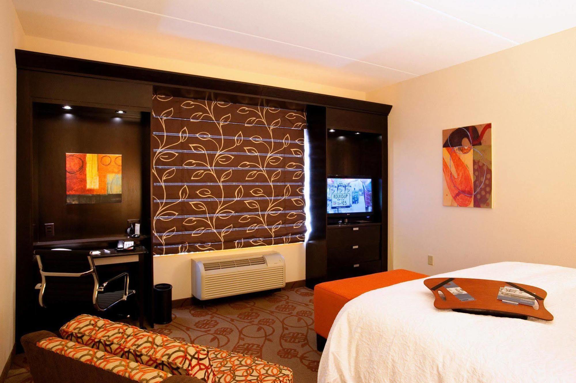 Hampton Inn & Suites Chattanooga Downtown Room photo